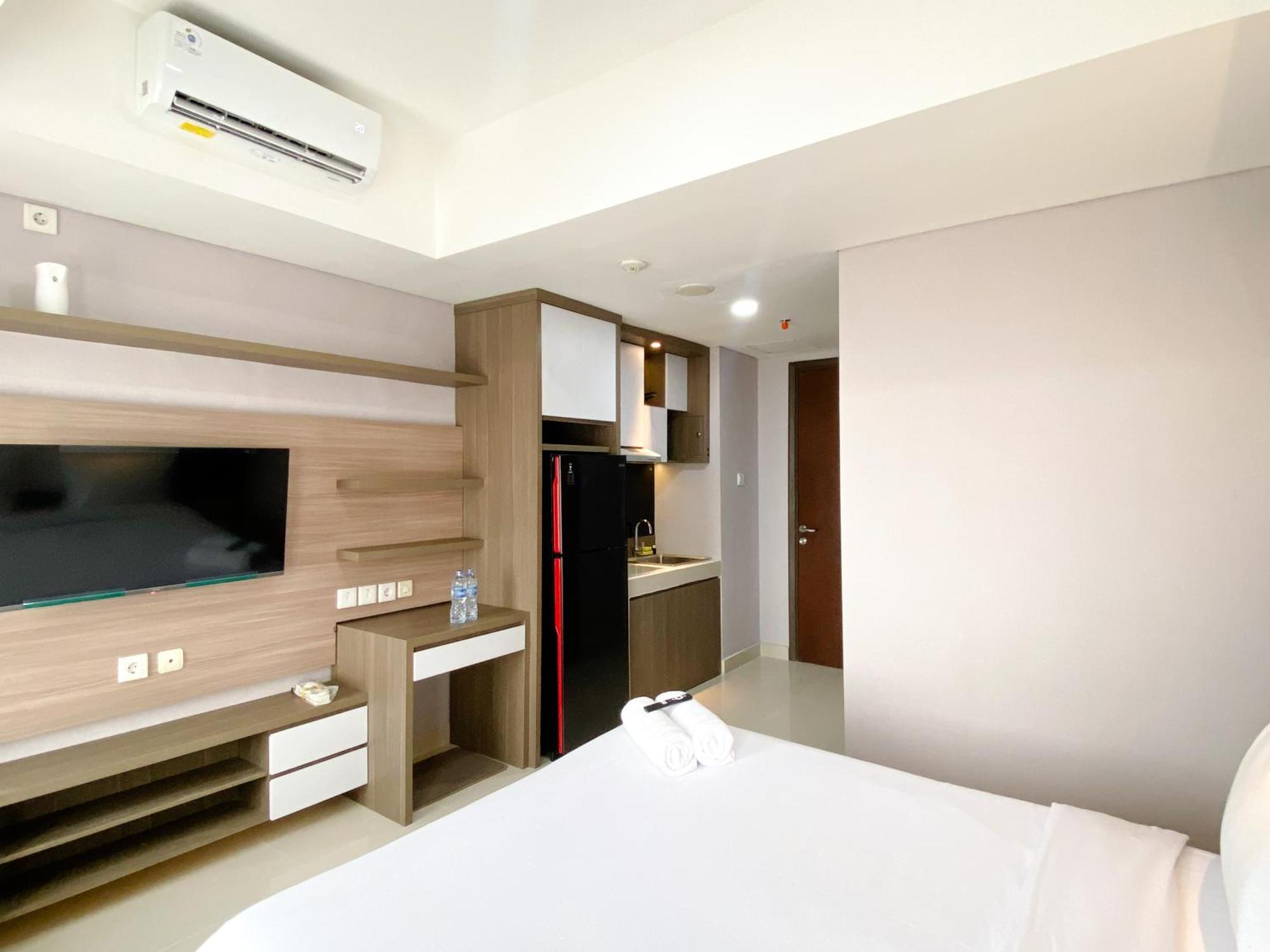 Modern And Comfy Studio At Pollux Chadstone Apartment By Travelio Cikarang Ngoại thất bức ảnh